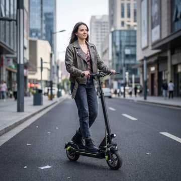 Monopattino Elettrico Adulto, Scooter Elettrico Pieghevole, Velocità Fino a 24.9 Km/h, 40Km di Autonomia, 10" Pneumatici Solidi, Carico massimo 120 kg, Doppia frenata