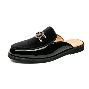 Scarpe casual in pelle da uomo Ciabatte nere di lusso Appartamenti di moda Pantofole da esterno traspiranti estive Mocassini slip on maschili firmati