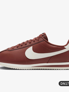 Scarpe sportive casual retrò da donna in vera pelle Cortez di Nike DN1791-201