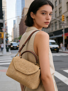 Borsa in PU con dettagli metallici, manico superiore, tracolla singola, stile street, elegante accessorio da donna per appuntamenti.