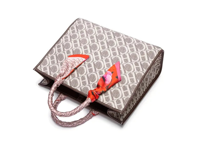 Carolina Herrera Borsa elegante e pratica di fascia alta Borsa da donna con design a lettera alla moda Borsa a tracolla di grande capacità