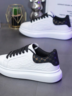 Spring Summer Men's Fashionable Lightweight Sport Shoes Thick Bottom Trendy White Sneakers Breathable Comfortable Running Shoes