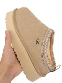 New Thick soled Snow Boots for Women in Winter 2026, Short Style Cashmere Warm Thick soled Heerless Shoes, Wool Half Slippers, Women's Cotton Shoes