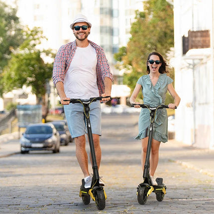 Monopattino Elettrico OOTD S10 10 Pollici con Connessione Bluetooth APP 1400W 48V 20AH 55KM/H Velocità Massima Autonomia 70km Leggero E-scooter con Doppia Sospensione platinumshop