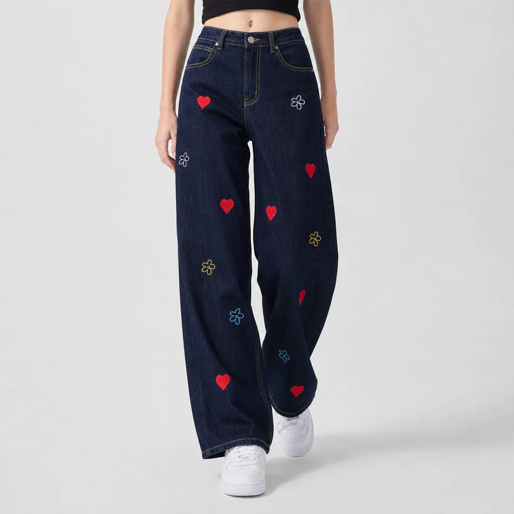 Women’s wide-leg high-waisted jeans with heart and flowers embroidery, Y2K-style cute dark blue denim trousers, fashionable casual streetwear pants, sizes XS–XL sold individually FX5309