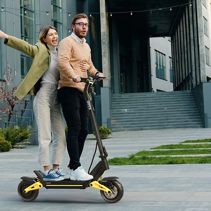 Monopattino Elettrico OOTD S10 10 Pollici con Connessione Bluetooth APP 1400W 48V 20AH 55KM/H Velocità Massima Autonomia 70km Leggero E-scooter con Doppia Sospensione platinumshop