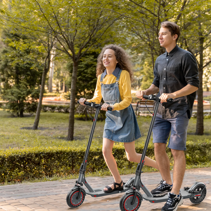 Monopattino Elettrico 350W con Stock EU, 3 Velocità (fino a 30 km/h), Indicatori di Direzione e Freni Doppi, Supporta il Controllo tramite App, Ideale per il Divertimento all'Aperto dei Ragazzi