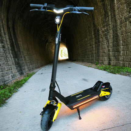 Monopattino Elettrico OOTD S10 10 Pollici con Bluetooth e APP, 1400W 48V 20AH, Velocità Massima 55KM/H, Autonomia 70km, Leggero, Doppia Sospensione