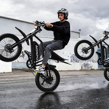 Bicicletta elettrica da 3500W, moto elettrica fuoristrada per adulti, per pendolarismo urbano, guida all'aperto, adatta per la guida su strada.