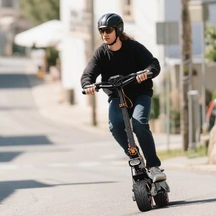 Ruitoo M6MAX Scooter elettrico Doppi motori 3000W 70KM Portata 82 km/h Velocità 60V/20,8AH Batteria Pneumatici fuoristrada da 11 pollici Pieghevoli