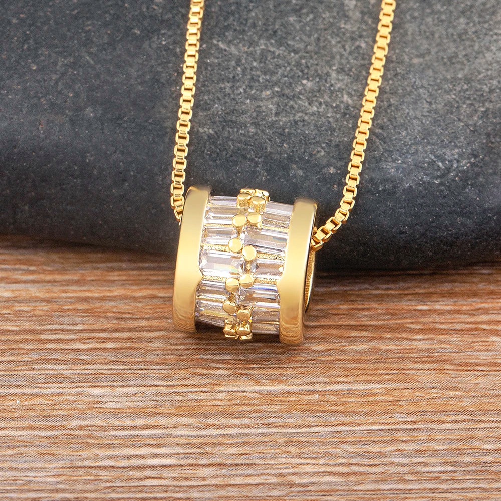 AIBEF Daily Wear collana con ciondolo rotondo con cerchio di strass temperamento alla moda gioielli semplici e versatili regalo di accessori di lusso