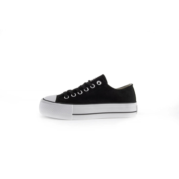White canvas shoes with platform sole for women, featuring lace closure and comfortable textile lining, ideal for casual and outdoor use, perfect as versatile footwear. PlatiNum