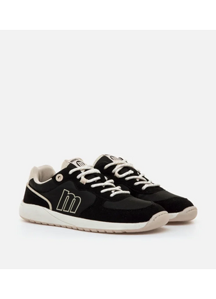 Barefoot sneaker for women Mustang Free black, comfortable and stylish, features a flexible sole and wide fit, ideal for daily wear and transitioning to barefoot shoes. Perfect for casual looks and any occasion. PlatiNum