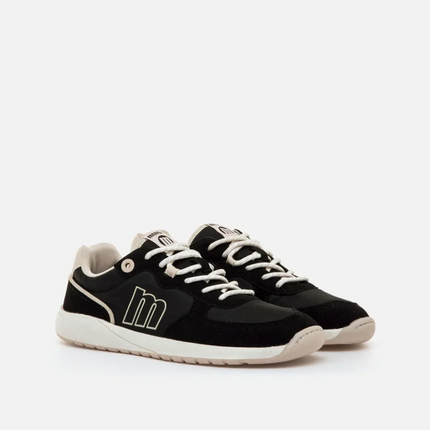 Barefoot sneaker for women Mustang Free black, comfortable and stylish, features a flexible sole and wide fit, ideal for daily wear and transitioning to barefoot shoes. Perfect for casual looks and any occasion. PlatiNum