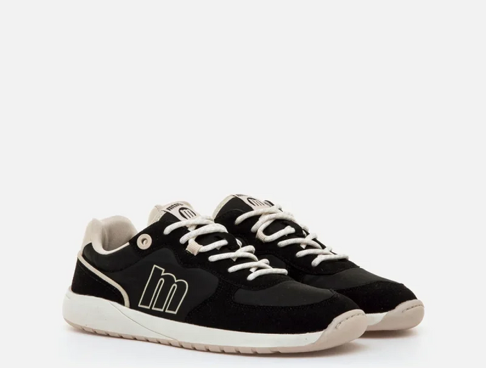 Barefoot sneaker for women Mustang Free black, comfortable and stylish, features a flexible sole and wide fit, ideal for daily wear and transitioning to barefoot shoes. Perfect for casual looks and any occasion. PlatiNum