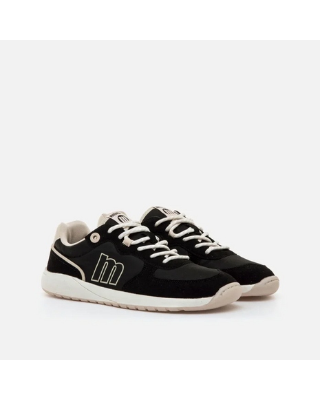 Barefoot sneaker for women Mustang Free black, comfortable and stylish, features a flexible sole and wide fit, ideal for daily wear and transitioning to barefoot shoes. Perfect for casual looks and any occasion. PlatiNum
