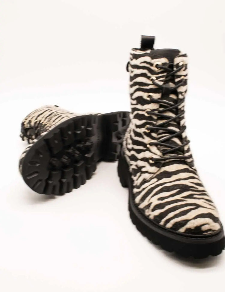 Carmela ankle boot 162665-02 zebra for women