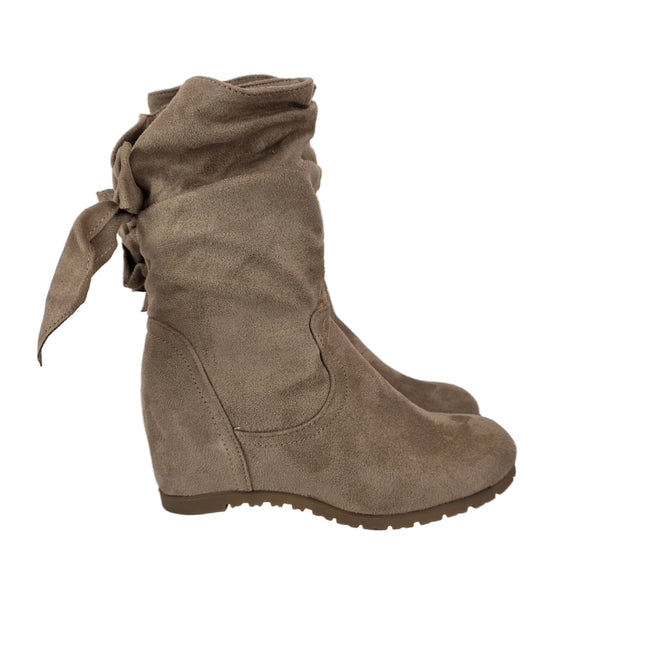 Pasarela concept women's hidden interior wedge ankle boots khaki color suede boot wrinkled shaft back bow side zipper fashion casual comfort