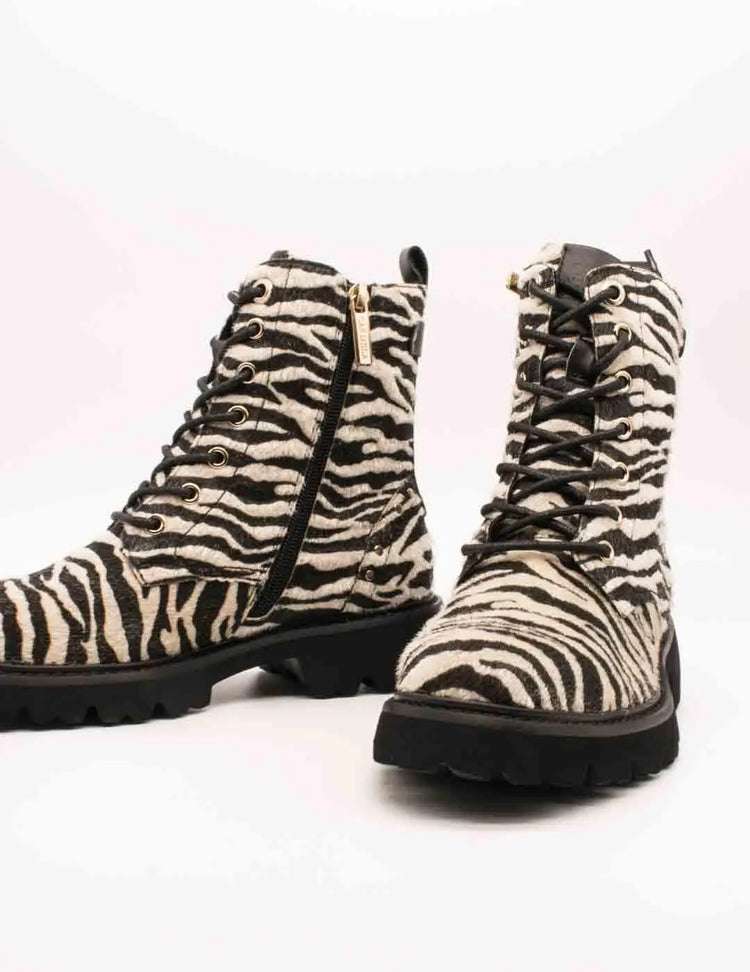 Carmela ankle boot 162665-02 zebra for women