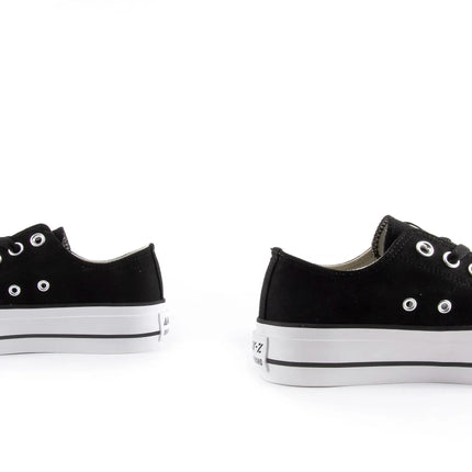 White canvas shoes with platform sole for women, featuring lace closure and comfortable textile lining, ideal for casual and outdoor use, perfect as versatile footwear. PlatiNum