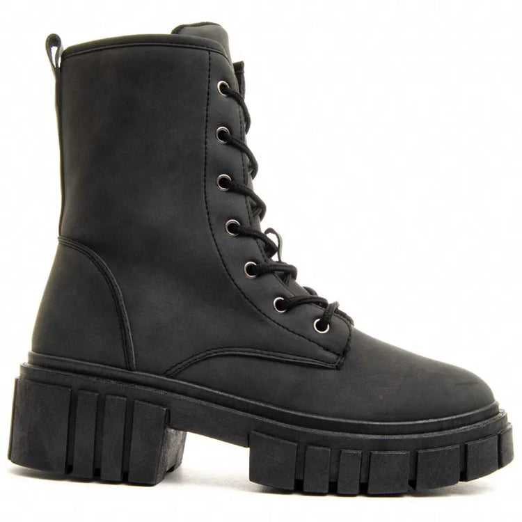 Comfortable boot for women.  montevita militarsuav 77300