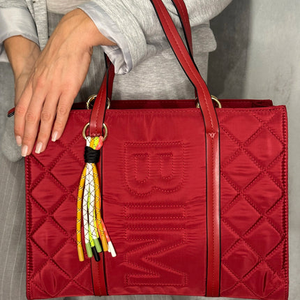 Borsa quadrata grande in nylon rosso: grande capacità e stile elegante.