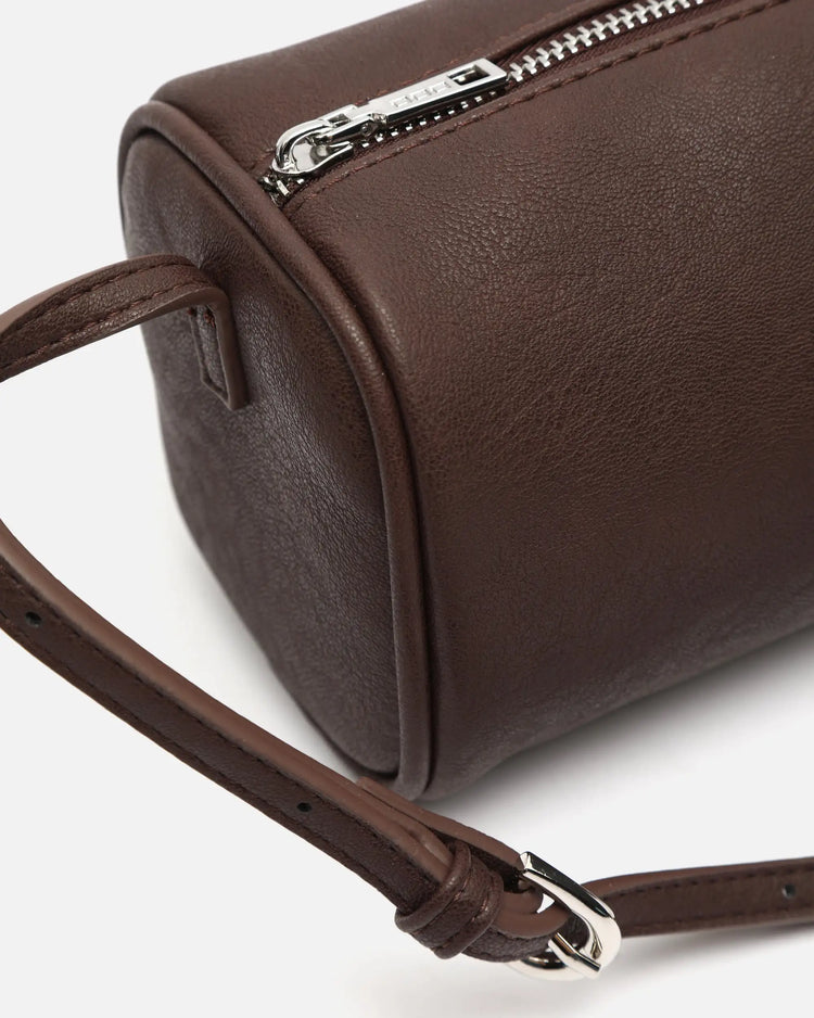 Mini Borsa a Tracolla Marrone Luma per Donna - Compatta e Leggera, Design Moderno 100% Poliuretano, Ideale per l'Uso Quotidiano e Look Urbani - Disponibile in Tre Colori
