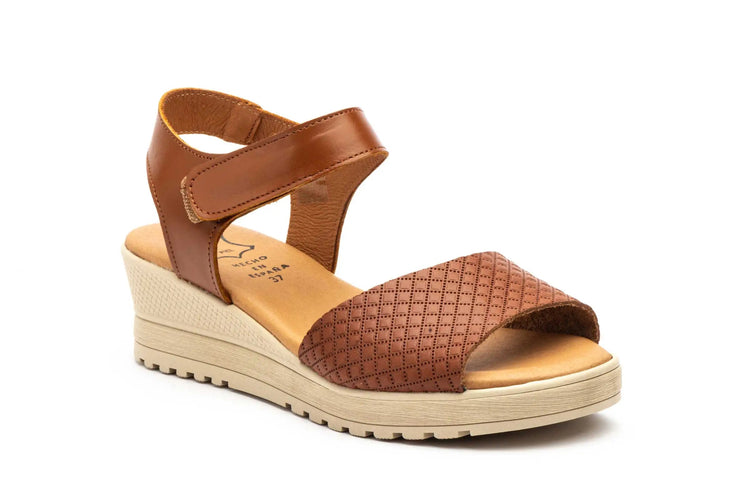Black wedge sandals for women with velcro closure and engraved upper made in spain model e649 sizes 36 to 41 high style PlatiNum