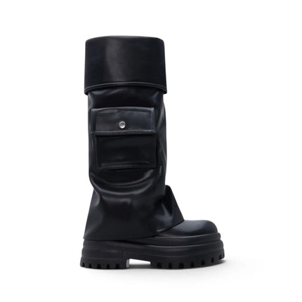 High black boots with platform and triple sole, pocket and side zipper, interior lining, autumn winter fashion trend, comfortable and light, ideal