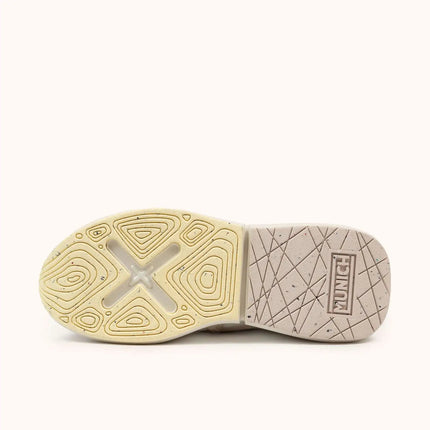 Munich Avant WMN Women's Sneakers - Retro style with mixed leather and mesh, cushioned insole, and durable rubber sole for urban comfort, perfect for casual or sporty looks. Ideal comfortable women's shoes for walking. PlatiNum