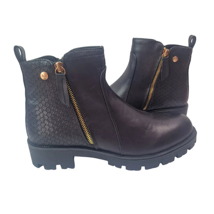 Xti women's track ankle boots color black military casual boot toothed sole snake engraving leather insole fur lining zipper comfort catwalk concept