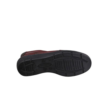 Red Laura Azaña Flat Boots for Women, comfortable footwear with a versatile design perfect for autumn, featuring a non-slip sole.