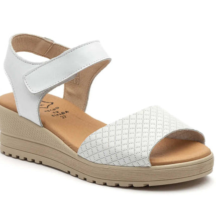 Black wedge sandals for women with velcro closure and engraved upper made in spain model e649 sizes 36 to 41 high style PlatiNum