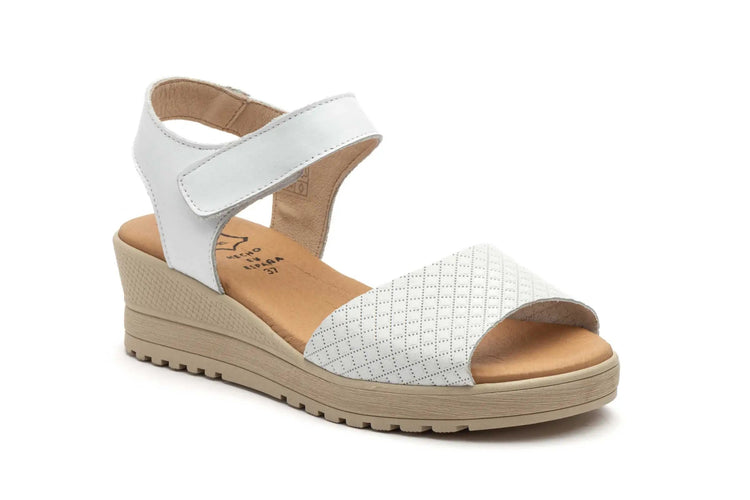 Black wedge sandals for women with velcro closure and engraved upper made in spain model e649 sizes 36 to 41 high style PlatiNum