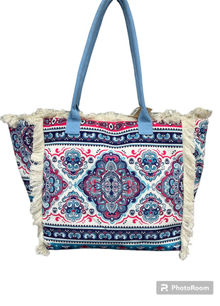 MIGLIORATA Borsa grande da spiaggia o piscina con stampe originali e frange di nappine in cotone bianco, dimensioni 55*37*19 cm. Dotata di tasche interne e fodera. Tessuto 100% poliestere.