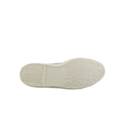 Natural World 102E Women's Canvas Sneakers in Blue, comfortable and versatile footwear for spring and outdoor activities, featuring a lace-up design and flat sole for easy wear. PlatiNum