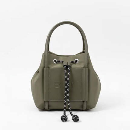 Borsa in Nylon BIM - Borsa a Secchiello da Donna con Chiusura a Coulisse - Elegante Borsa a Spalla con Tracolla Sportiva Rimovibile - Design Trendy Senza Marchio con Logo in Rilievo