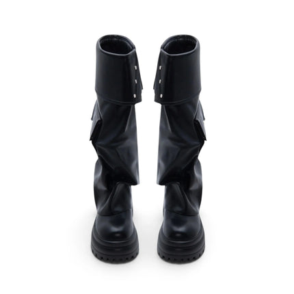 High black boots with platform and triple sole, pocket and side zipper, interior lining, autumn winter fashion trend, comfortable and light, ideal