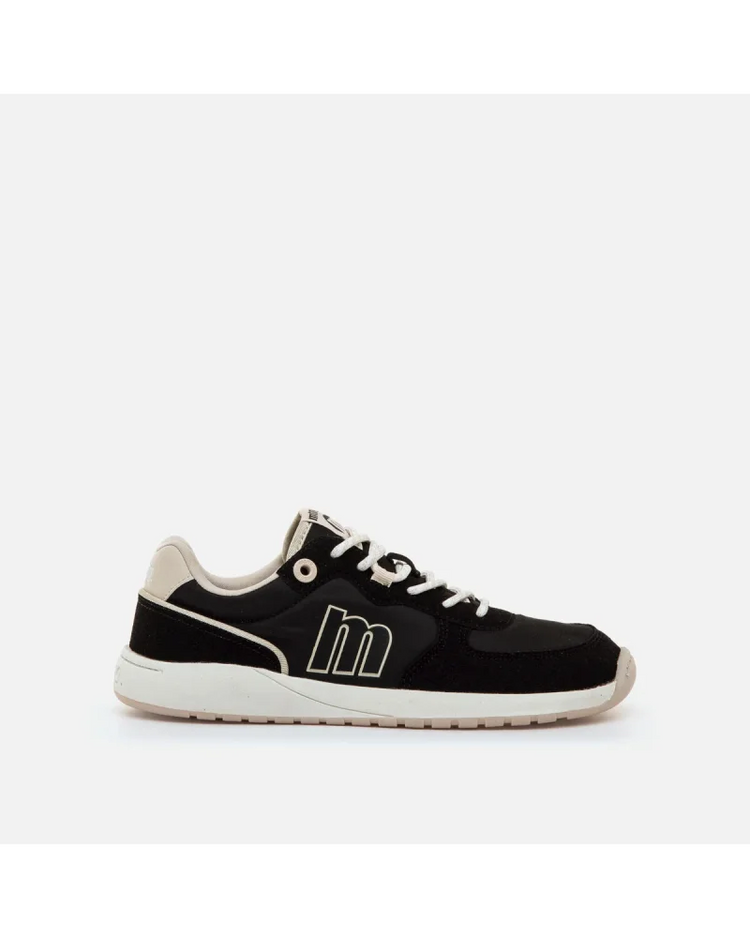 Barefoot sneaker for women Mustang Free black, comfortable and stylish, features a flexible sole and wide fit, ideal for daily wear and transitioning to barefoot shoes. Perfect for casual looks and any occasion. PlatiNum
