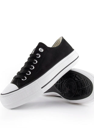 White canvas shoes with platform sole for women, featuring lace closure and comfortable textile lining, ideal for casual and outdoor use, perfect as versatile footwear. PlatiNum