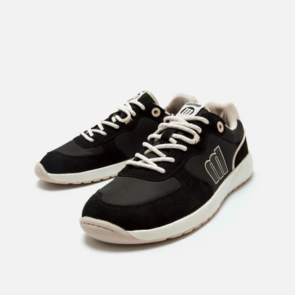 Barefoot sneaker for women Mustang Free black, comfortable and stylish, features a flexible sole and wide fit, ideal for daily wear and transitioning to barefoot shoes. Perfect for casual looks and any occasion. PlatiNum