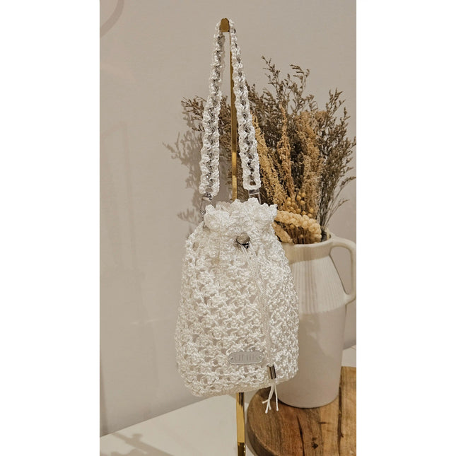 Borsa per Confetti da Sposa in Crochet Bianco, Design Fatto a Mano con Chiusura Regolabile e Manico Intrecciato, Stile Romantico ed Elegante, Ideale per Matrimoni ed Eventi Speciali