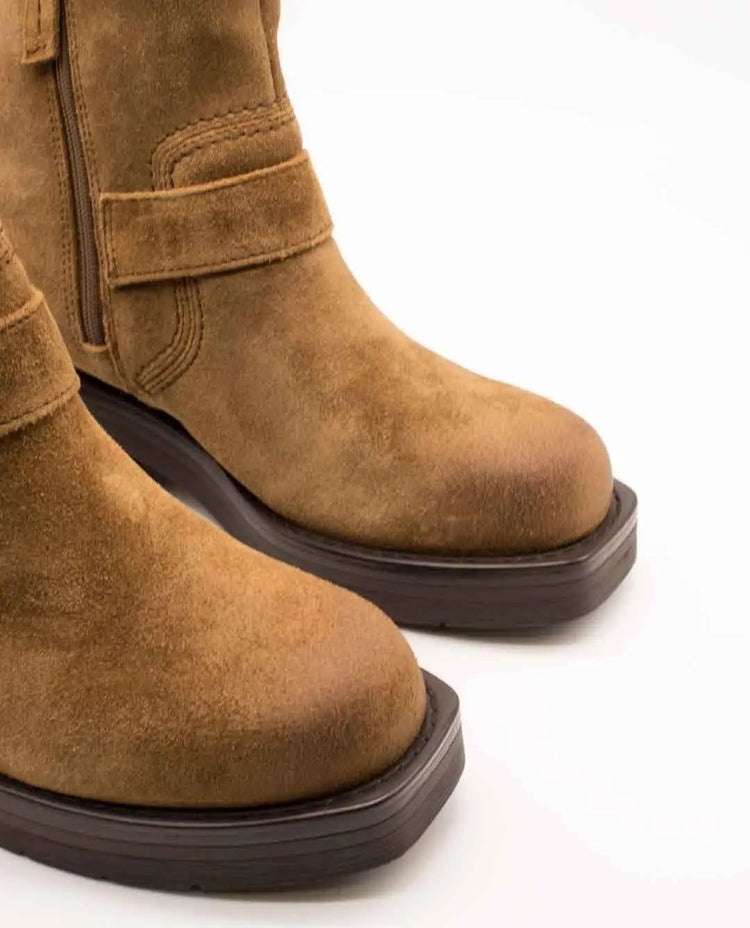Clarks boot 26178892   Rebelle buckle walnut suede for women
