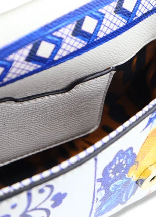 Borsa a tracolla con manico, decorazione in Maioliche siciliane e Limoni su sfondo bianco, disponibile in 2 misure.