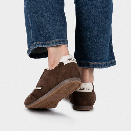 Retro women's shoes, ANDY-Z 8015 BROWN casual sneakers with lace-up closure, thin sole, and versatile fit, perfect for casual occasions, comfortable footwear for spring and autumn. PlatiNum