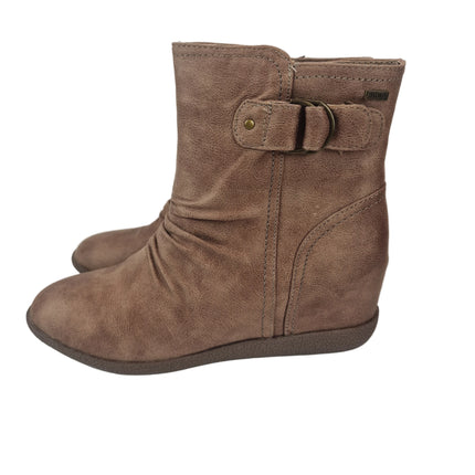 Mustang women's ankle boots taupe color hidden interior wedge 10 cm wrinkled shaft boot grayish brown buckle zipper runway concept
