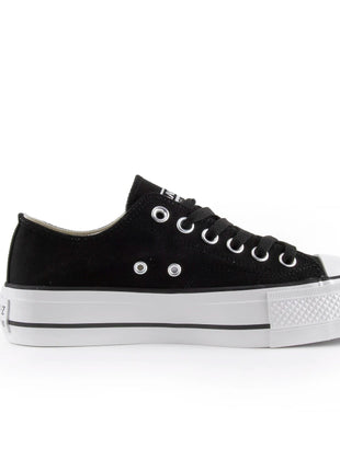 White canvas shoes with platform sole for women, featuring lace closure and comfortable textile lining, ideal for casual and outdoor use, perfect as versatile footwear. PlatiNum