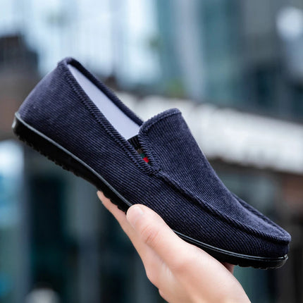 Nuovi uomini mocassini scarpe moda uomo morbido mocassini mocassini tela Slip-On scarpe Casual uomo Outdoor Walking uomo calzature