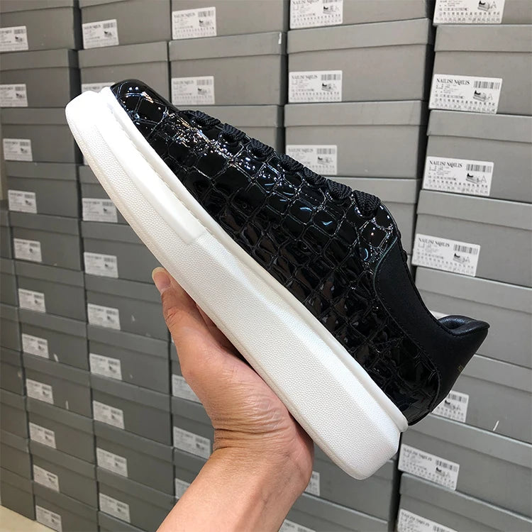 Genuine Leather Sneakers Men Flats Casual Shoes Men Stone Pattern Thick Bottom New Men Leisure Shoes Red Black Chaussures Sport
