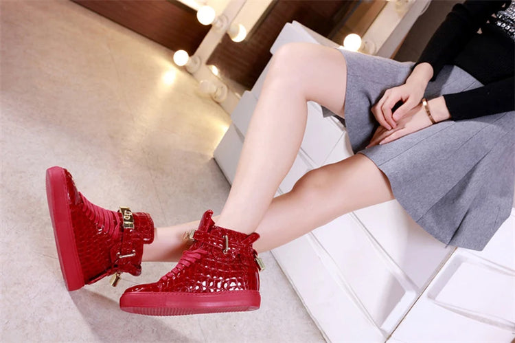 Women’s Genuine Cow Leather Flat Ankle Boots Stone Pattern Black High with Lace Sneakers Designer With Lock Luxury Brands Shoes